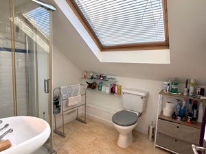 Ensuite- click for photo gallery